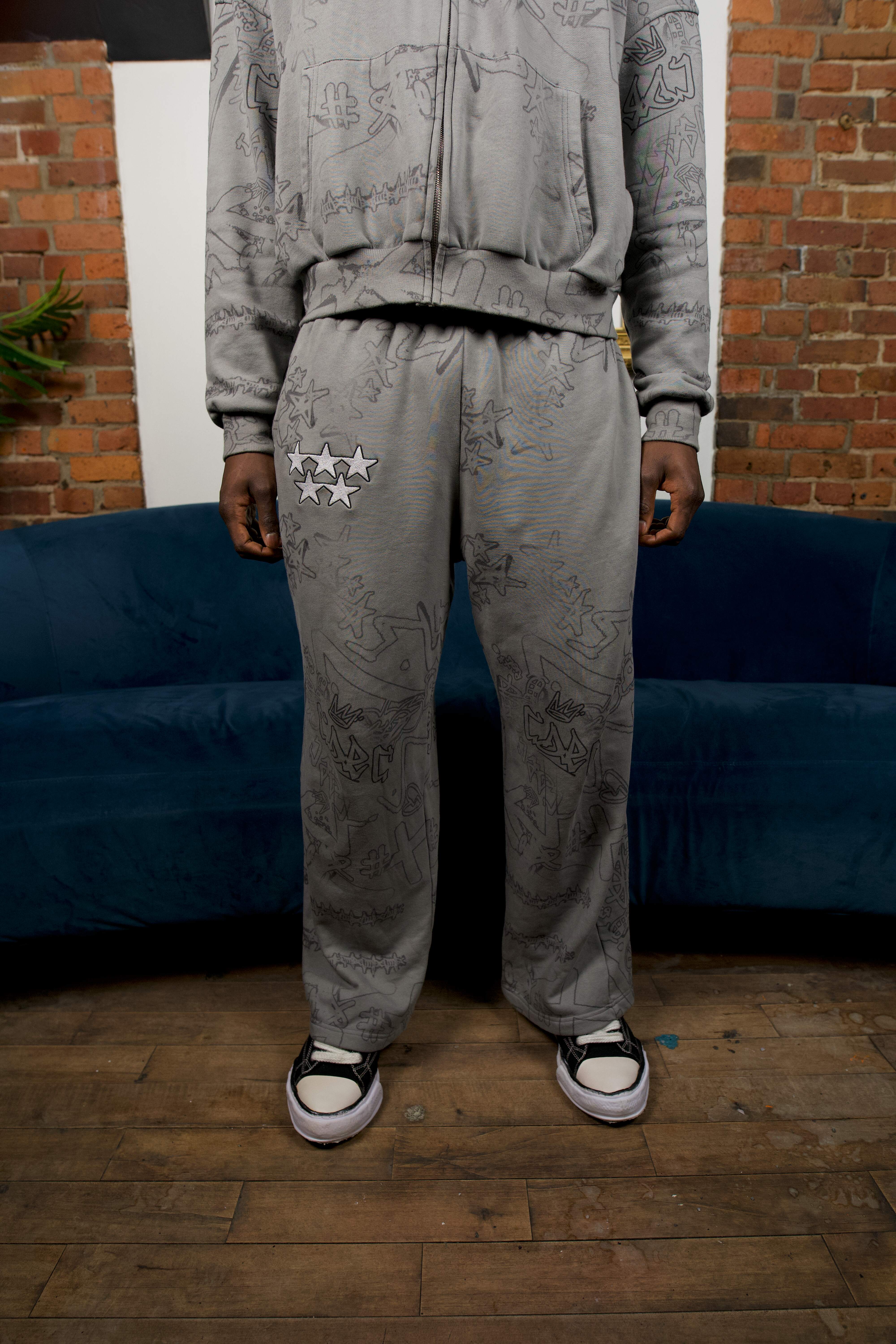 GREY ''GRAFFITI'' SWEATPANTS